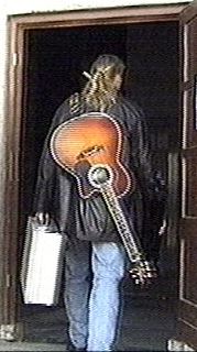 Tyrant HearT kommt akustisch.